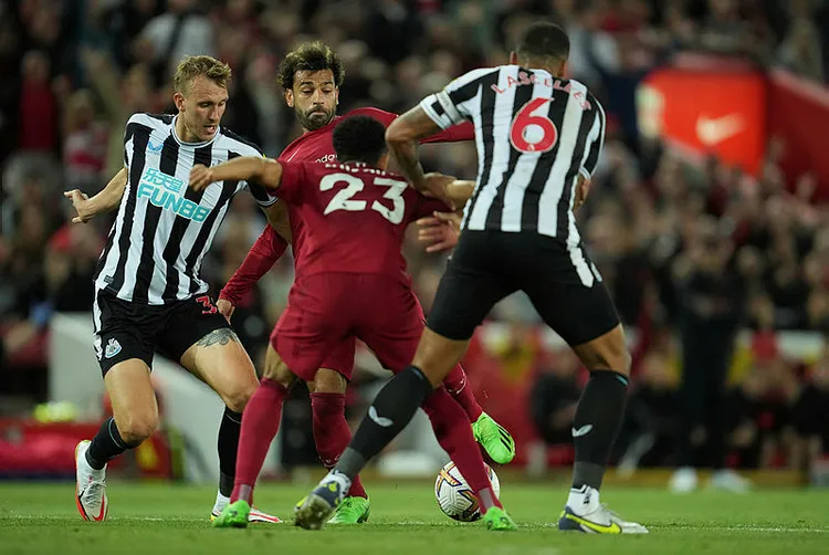 liverpool-newcastle-unitedi-uzatmalarda-buldugu-golle-maglup-etti-1661983041703.jpg