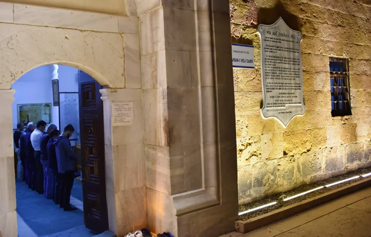 Ramazan ayının ilk teravih namazı kılındı