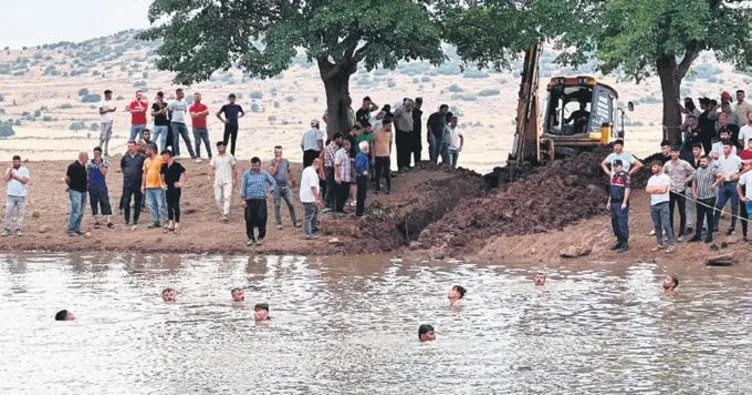 Yüzmek için girdiği Seyhan’da boğuldu