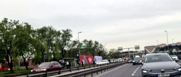 istanbulda-haftanin-ilk-is-gunu-trafik-yogunlugu-yasandi-1777880293225.jpg