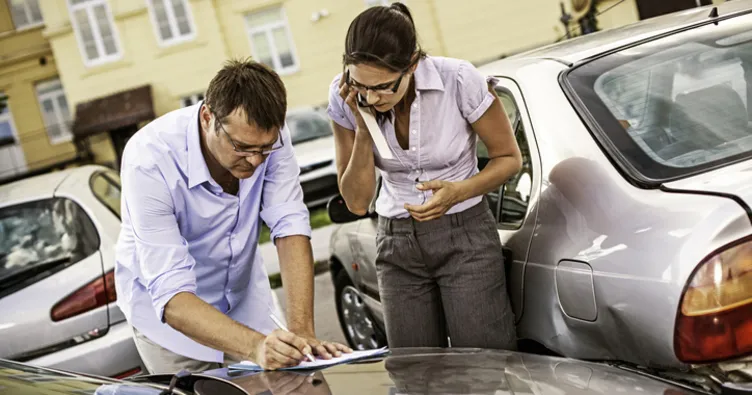 Rüyada araba kazası yapmak ne anlama gelir? Rüyada başkasının araba