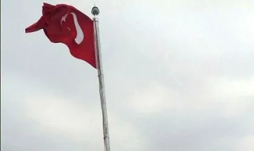 Son dakika haberi: Türk askeri Kuzey Irak’taki Kokozer Dağı’na bayrak dikti