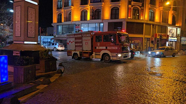 son-dakika-balikesirde-51-buyuklugunde-deprem-sarsinti-bursa-izmir-ve-istanbuldada-hissedildi-1769210583252.jpg (800×450)