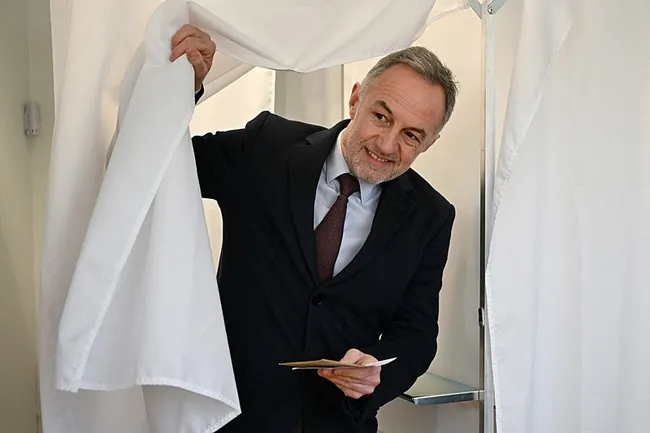 Fransa'da yerel seçimlerin ilk turu tamamlandı