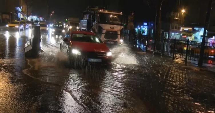 Sarıyer’de aşırı yağış nedeniyle yollar göle döndü