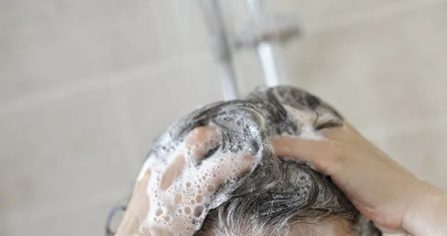 Saç Kaç Günde Bir Yıkanmalı? Kuru, Yağlı ve Normal Saçlar Ne Sıklıkta Yıkanır?