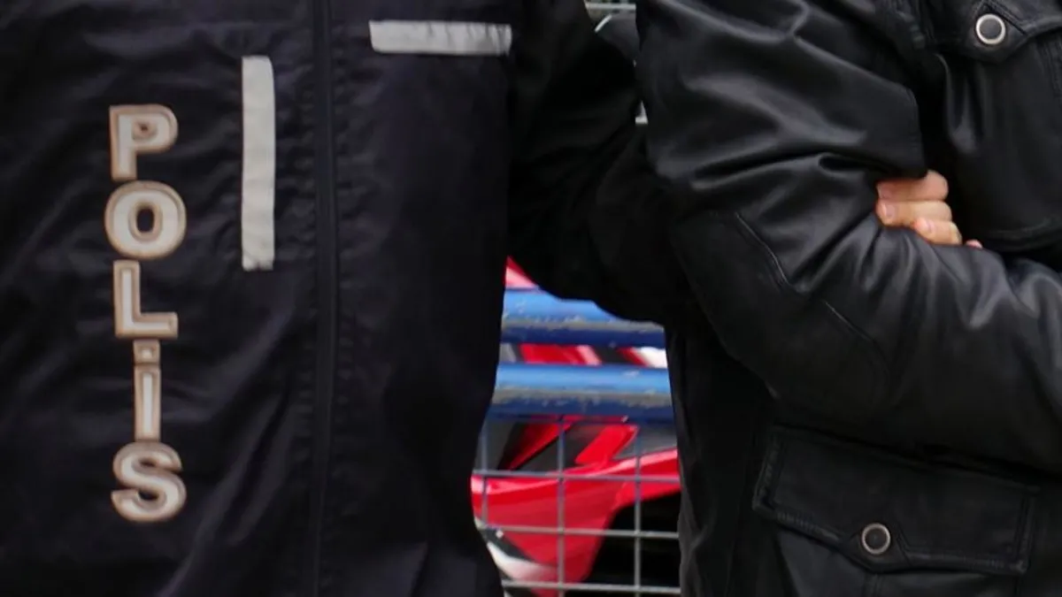 Avcılar’da uyuşturucu operasyonu: Binayı seraya çevirmişler! Avcılar’da uyuşturucu operasyonu: Binayı seraya çevirmişler!