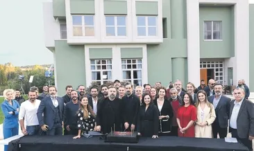 Eşkıya Dünyaya Hükümdar Olmaz’da 200’üncü bölüme özel pastalı kutlama