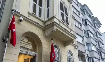 19 Mayıs Atatürk’ü Anma, Gençlik ve Spor Bayramı kutlandı! Atatürk Evi müzesinde büste çiçek bırakıldı #istanbul