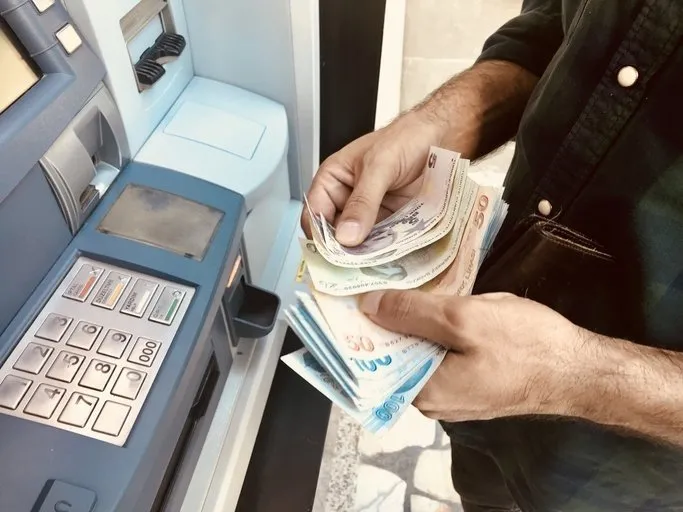 Kredi çekmek isteyenler bu habere dikkat! Halkbank, Akbank, Ziraat Bankası, Kuveyt Türk, Finansbank kredi faiz oranları