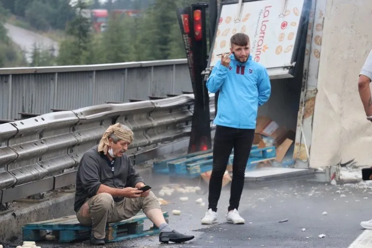 SON DAKİKA: İstanbul yolu ulaşıma kapandı! Kilometrelerce kuyruk oluştu!