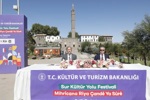 cumhurbaskanligi-senfoni-orkestrasi-sur-kultur-yolu-festivali-icin-13-yil-sonra-diyarbakira-geliyor-1664366532321.jpg