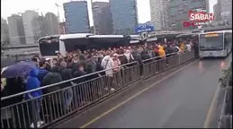 Kadıköy Uzunçayır’da metrobüs kazası!
