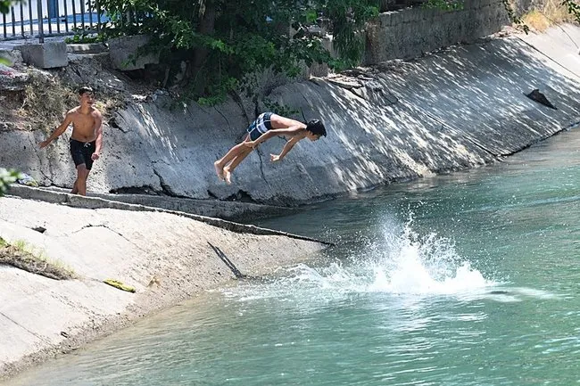 Afrika sıcakları kavuracak: Bu 2 gün çok kritik dışarı çıkmayın! İstanbul, İzmir, Ankara dikkat: 8 derece daha artacak! 3 Afrika sıcakları kavuracak: Bu 2 gün çok kritik dışarı çıkmayın! İstanbul, İzmir, Ankara dikkat: 8 derece daha artacak!