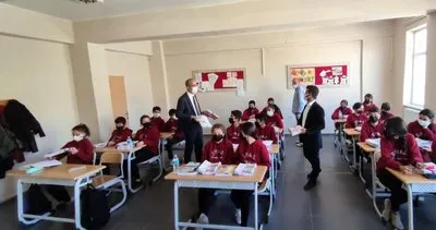 Esendere Belediyesinden öğrencilere kitap desteği #hakkari Esendere Belediyesinden öğrencilere kitap desteği #hakkari