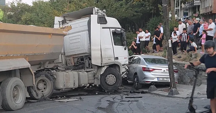 Freni boşalan kamyon 7 aracı biçti!