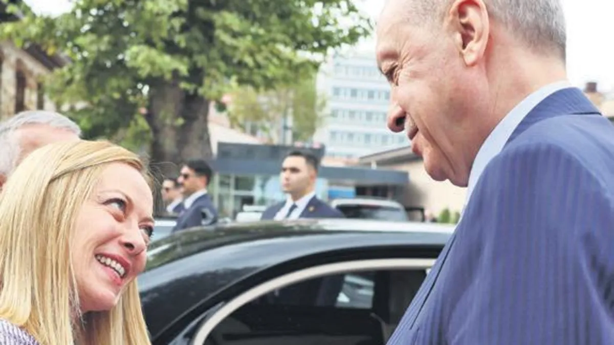 Cumhurbaşkanı Erdoğan’ı dinledi, Meloni sigarayı bıraktı