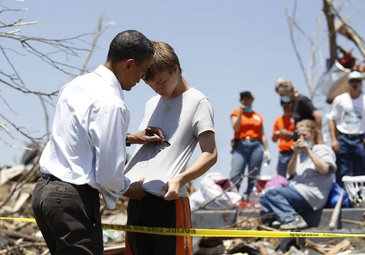 Obama tornado felaketinin merkez üssü Joplin’de!