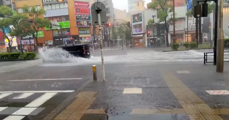 Japonya’da Dujuan Tayfunu! 4 ölü, 6 kayıp