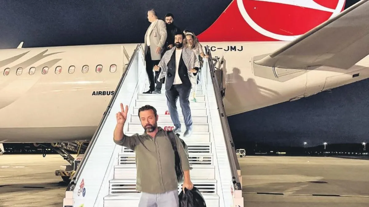 İsrail’in alıkoyduğu 15 Türk aktivist de yurda döndü