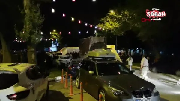 Bursa'daki festivalde faciadan dönüldü! Kamyonetin çarptığı totem festival alanına devrildi | Video