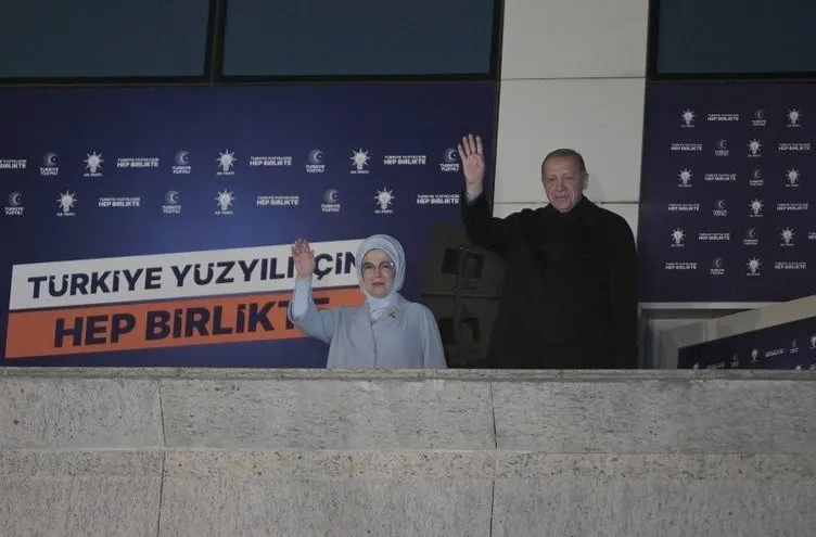 SON DAKİKA Cumhurbaşkanı Erdoğan balkon konuşması başlıyor! 28 Mayıs 2023 seçimleri zaferle sonuçlandı! Başkan Erdoğan balkon konuşması ne zaman, saat kaçta ve nerede yapacak?