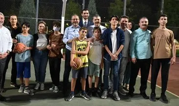 Bakan Kasapoğlu, Çorum’da gençlerle basketbol oynadı