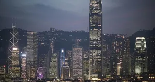 Hong Kong, faizi 25 baz puan indirdi