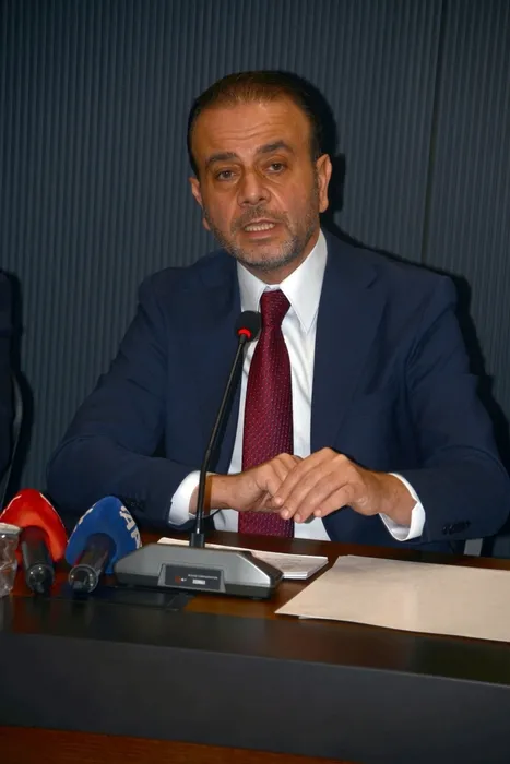 SON DAKİKA: Yeğenlerini belediyeye alan CHP’li başkana tepkiler çığ gibi!