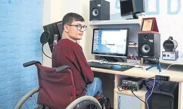Müzik tutkusu hayata bağladı