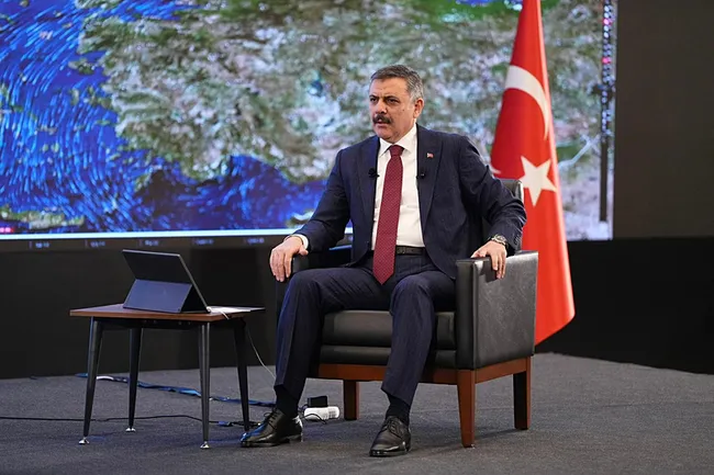 bakan-ciftciden-net-mesaj-uyusturucuyla-ilgili-konularda-tavizsiz-ve-kararli-olacagiz-1774784567300.jpeg Bakan Çiftçi'den APP plaka açıklaması: Yalnızca şekle ilişkin bir konu değil