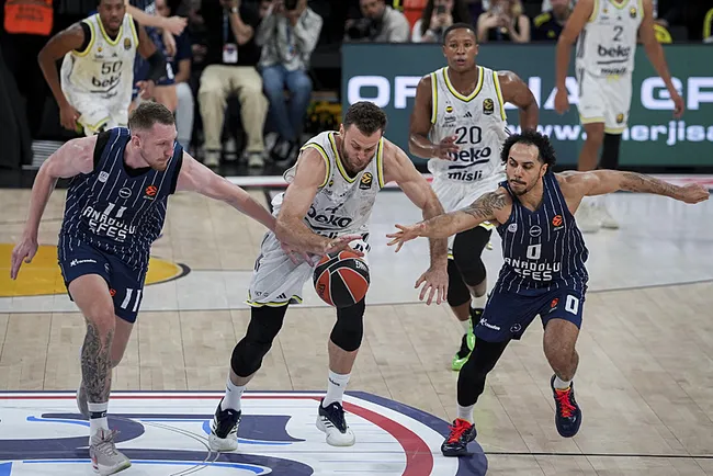 son-dakika-haberi-euroleaguede-turk-derbisinde-kazanan-fenerbahce-beko-1761334946068.jpeg