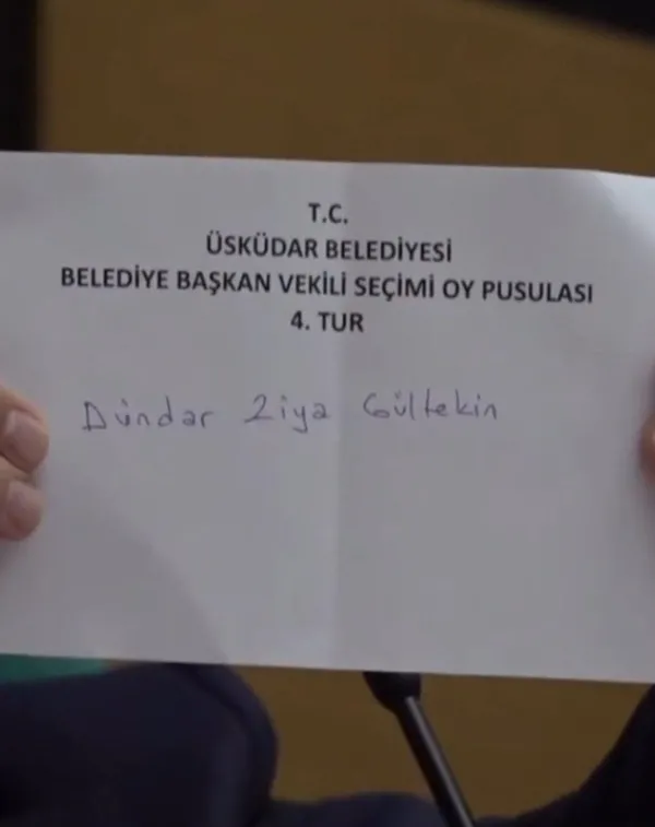 uskudar-belediye-meclisinde-oy-hirsizligi-g-harfini-6-olarak-okuyarak-oyu-gecersiz-saydi-1786006352483.jpg