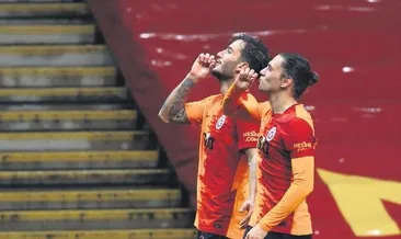 Oğulcan ve Taylan’dan öpücük göndermesi