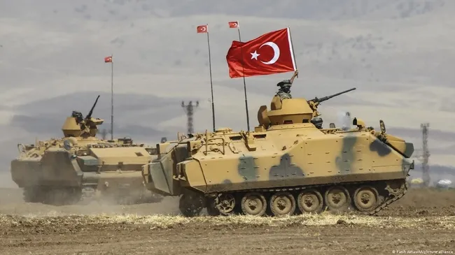 yunan-basinindan-alcak-senaryo-turk-askerini-hedef-gosterdiler-1787430679017.jpg Yunan basınından alçak senaryo: Türk askerini hedef gösterdiler!