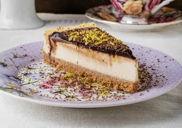 Çay saatlerinin yeni yıldızı: Çikolatalı cheesecake tarifi