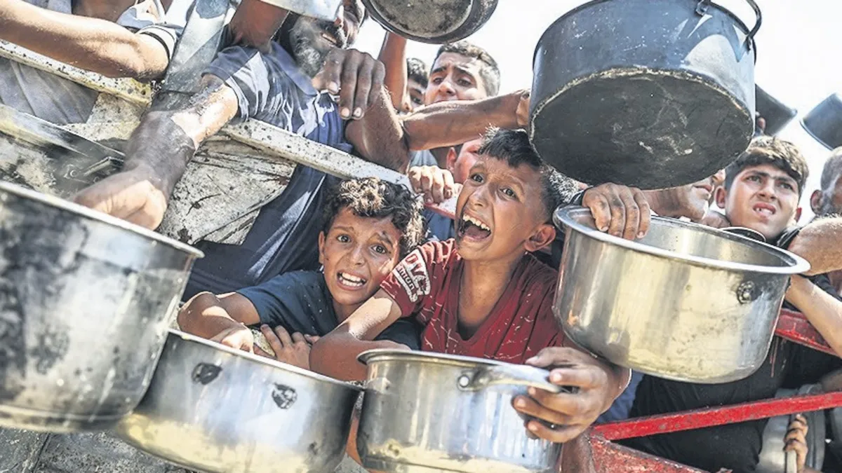 Çocuklar açlıktan ölürken gıdalar çöpe gidiyor