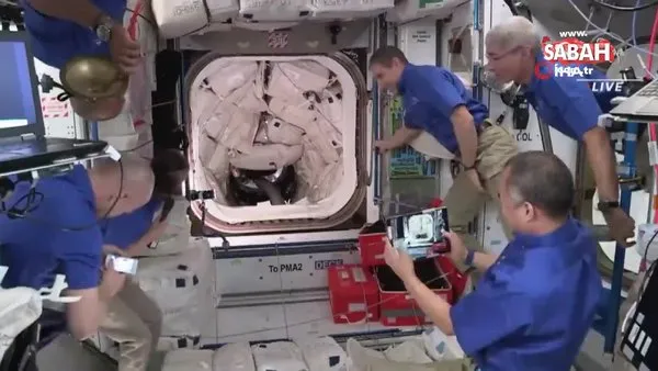 SpaceX'in 4 astronotu taşıyan 