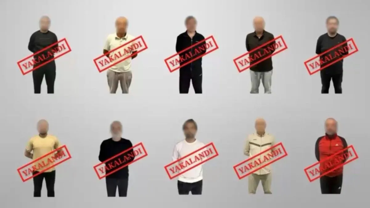 Kırmızı bültenle aranan 9 Ulusal düzeyde aranan 1 suçlu Türkiye’ye getirildi Kırmızı bültenle aranan 9 Ulusal düzeyde aranan 1 suçlu Türkiye’ye getirildi