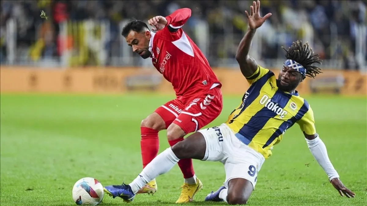SİVASSPOR FENERBAHÇE CANLI | Fenerbahçe, zorlu Sivasspor deplasmanında! 11'ler belli oldu...