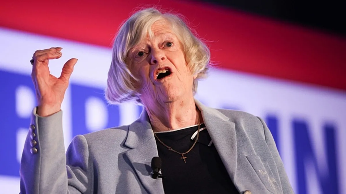 İngiltere’yi sarsan cinayet! Eski bakan Ann Widdecombe evinde ölü bulundu İngiltere’yi sarsan cinayet! Eski bakan Ann Widdecombe evinde ölü bulundu