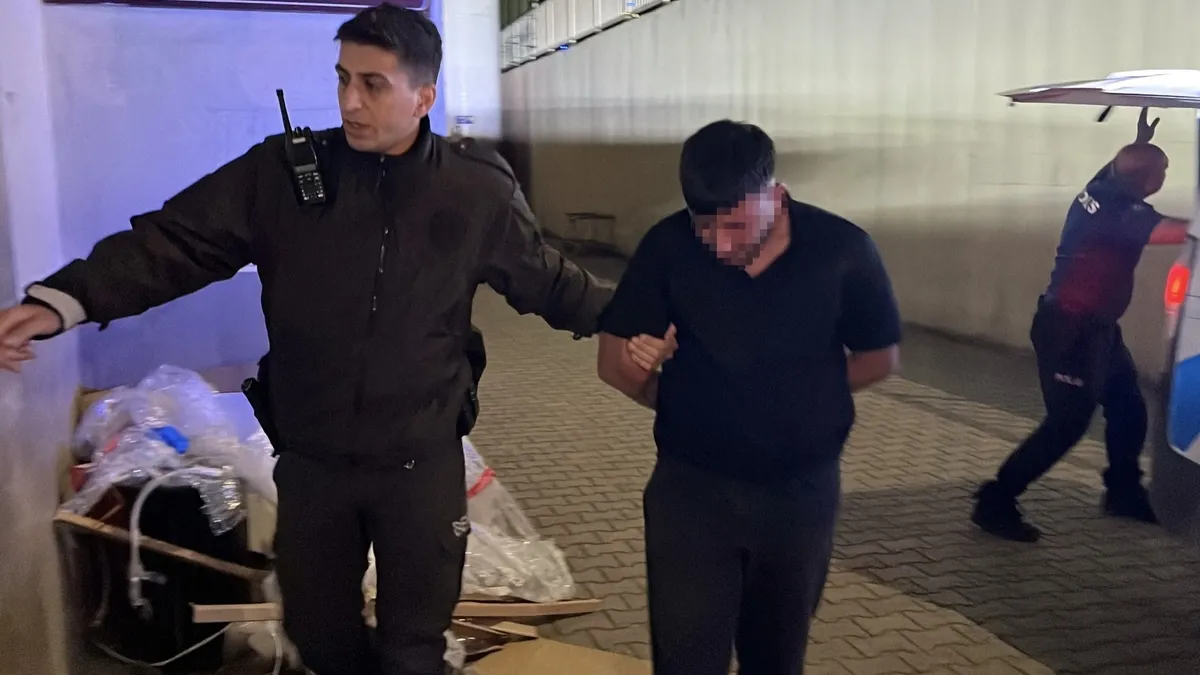 Kayseri'de bıçaklı kavgada hayatını kaybeden ve yaralanan kişilerin olduğu olay yeri.