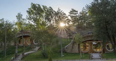 Hobbit Evleri sonbaharın gelmesiyle ziyaretçi akınına uğruyor