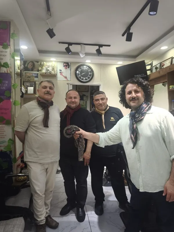 kuafor-ve-berberlerde-bayram-yogunlugu-basladi-1779733052111.jpg