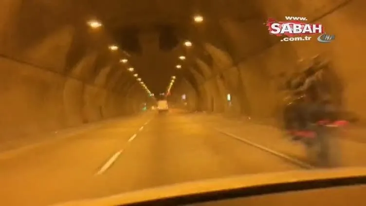 Motosikletli trafik magandaları kamerada