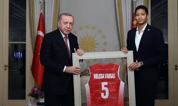 Başkan Erdoğan, Türkiye Voleybol Federasyonu yönetici ve oyuncularını kabul etti