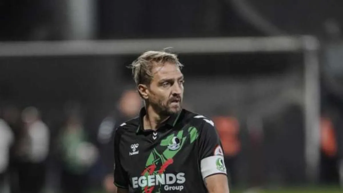 Caner Erkin futbolu bıraktı haber başlığı