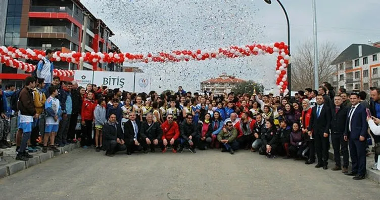 Salihli ve Sarıgöl’de öğrenciler Atatürk için koştu
