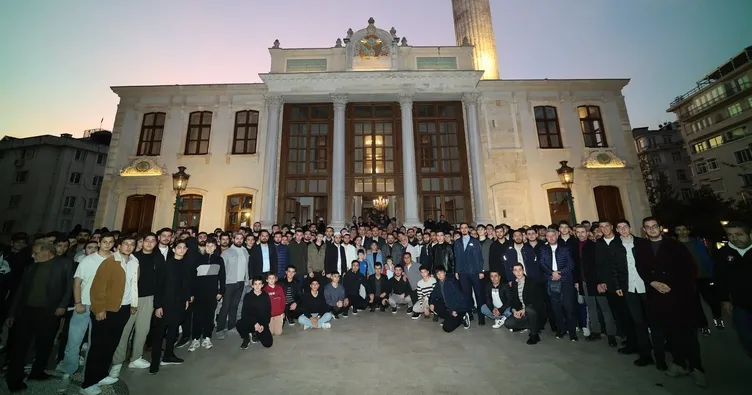 Öğrenciler sabah namazında buluştu