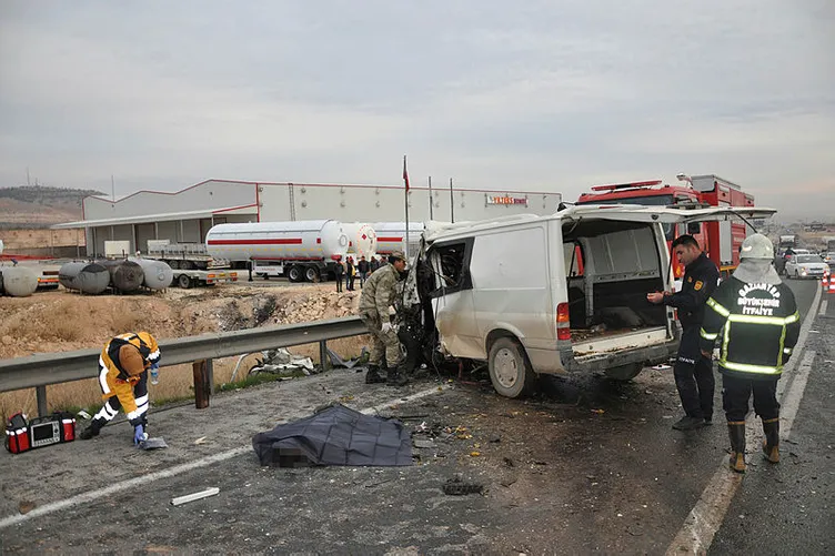 GaziantepNizip karayolunda kaza 5 ölü, 3 yaralı Son GaziantepNizip karayolunda kaza 5 ölü, 3 yaralı Son
